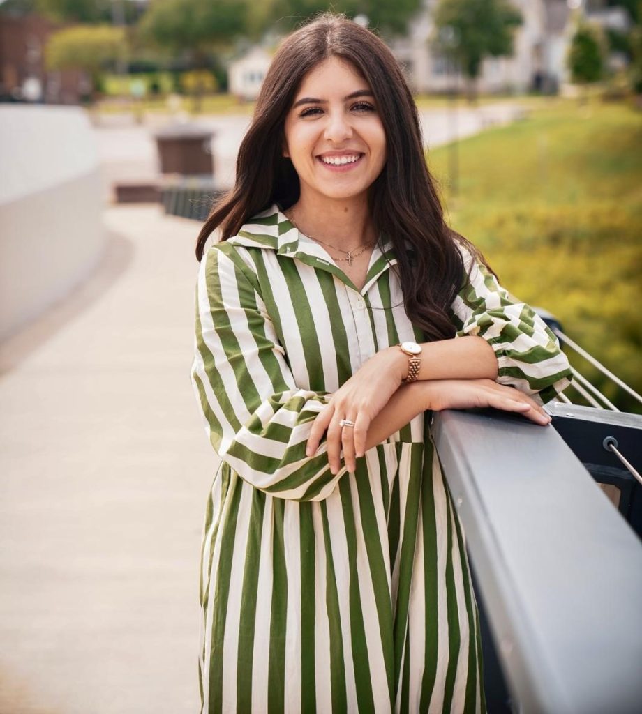 Victoria Rodriguez-Del Rio, Therapist